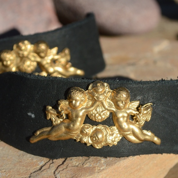 Baroque Cherub Black Real Leather Cuff Bracelet - Picture 3 of 8